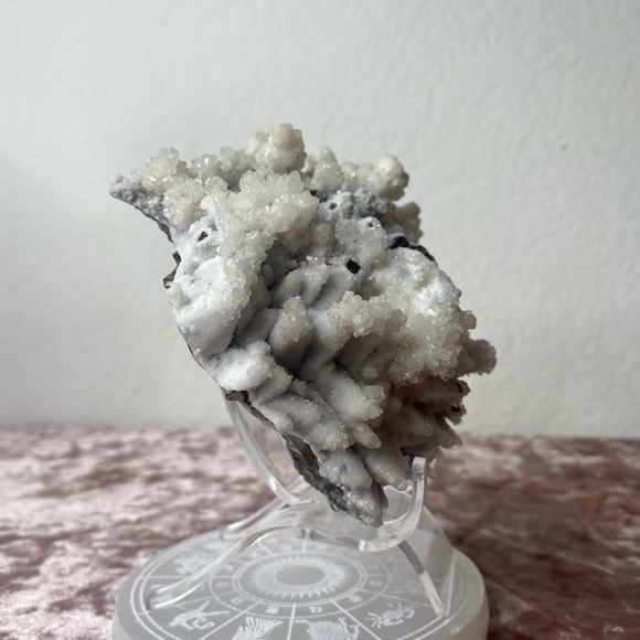Aragonite on Calcite  ⚪️🤍⚪️ - Picture 4 of 4